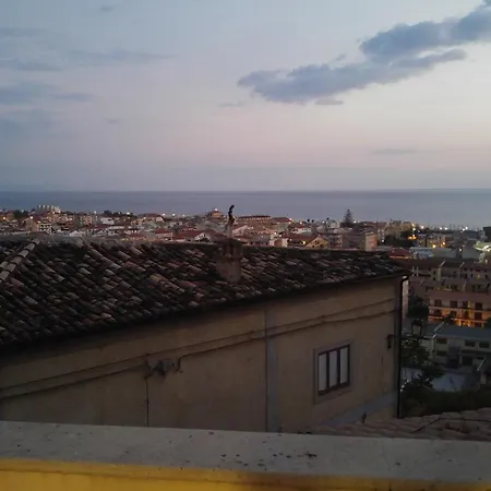 A Casa Di Anna - Vista Mare Nel Centro Storico أمانتيا